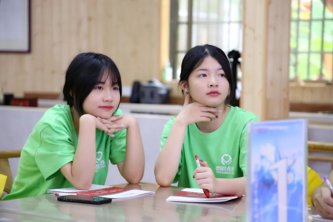 活著,努力實(shí)現(xiàn)每個(gè)階段的人生意義就好了!