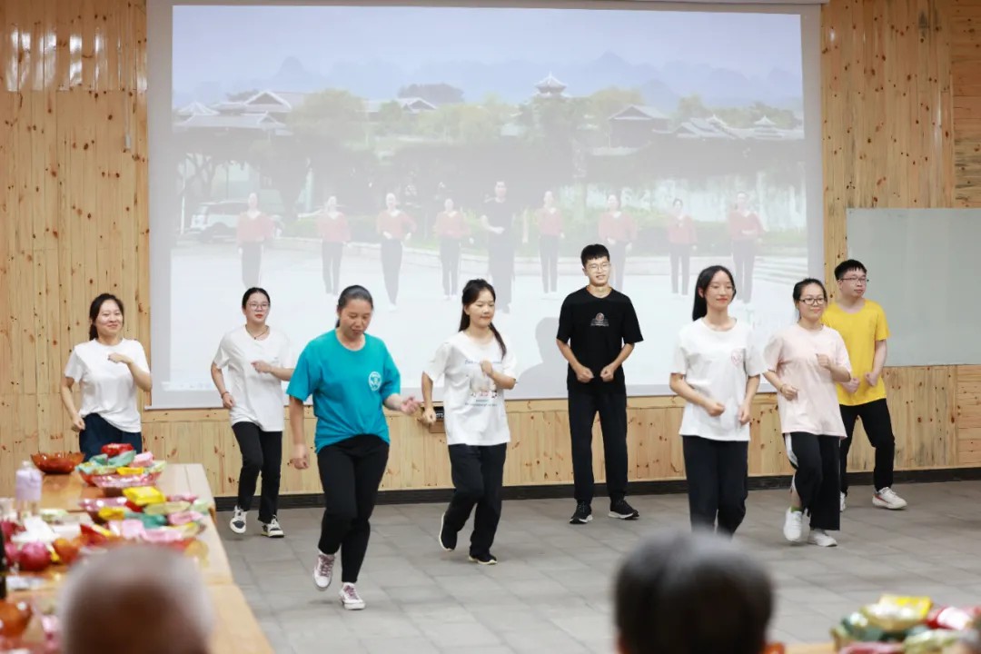 1728524223129984.jpg 1728524223129984.jpg