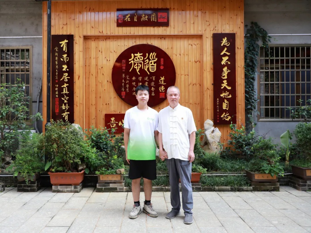 1729645536127436.jpg 1729645536127436.jpg