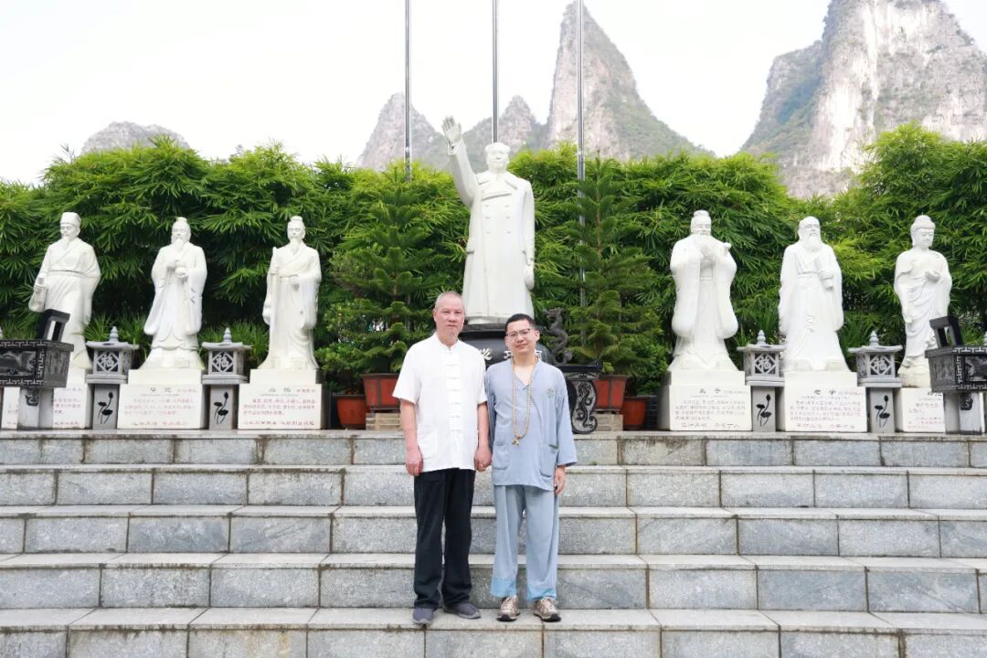 1758522459390298.jpg 1758522459390298.jpg